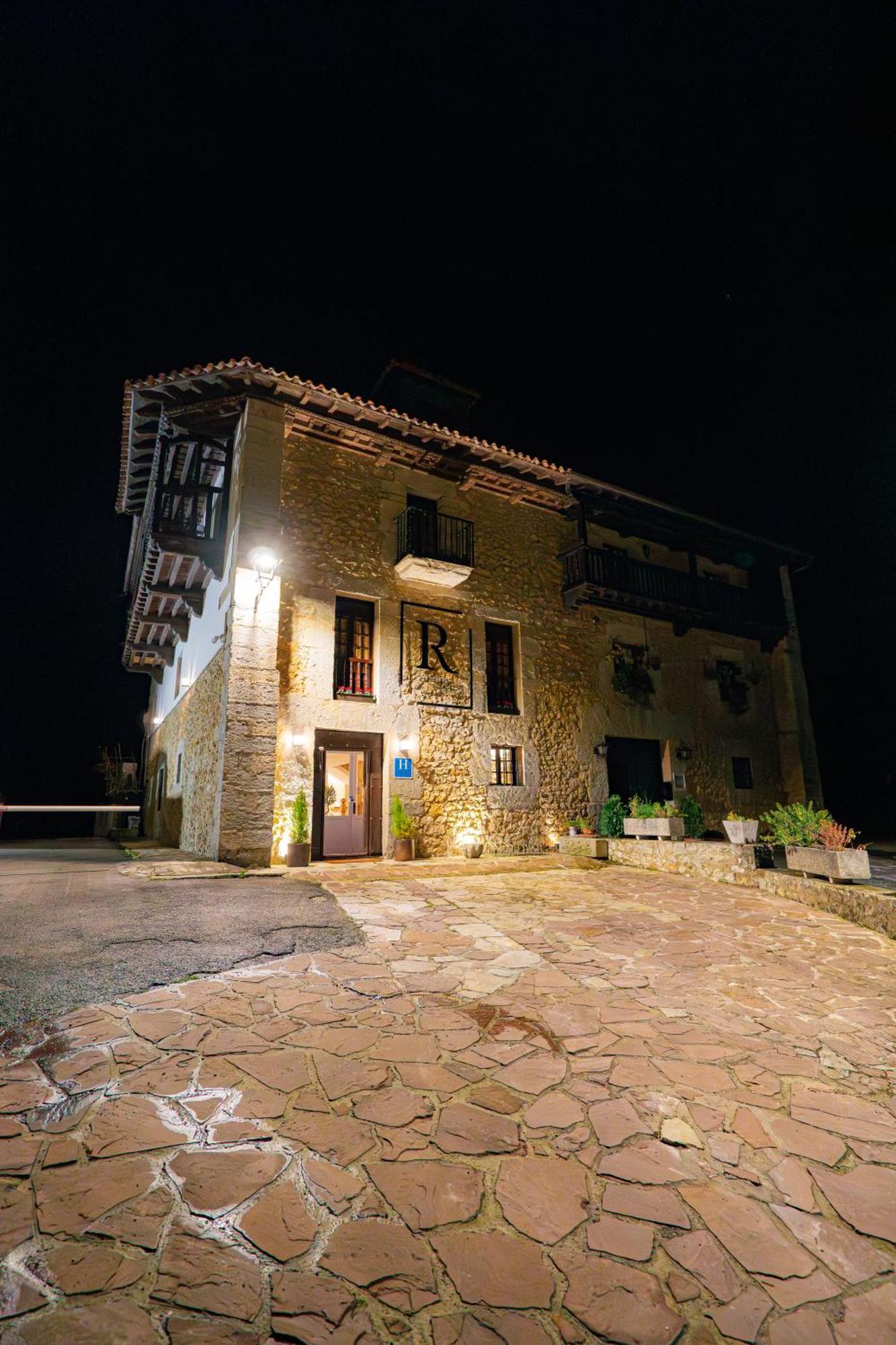 Hotel R Santillana Santillana del Mar Exterior photo