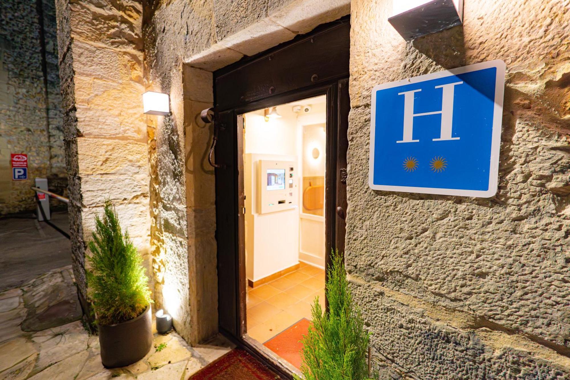 Hotel R Santillana Santillana del Mar Exterior photo
